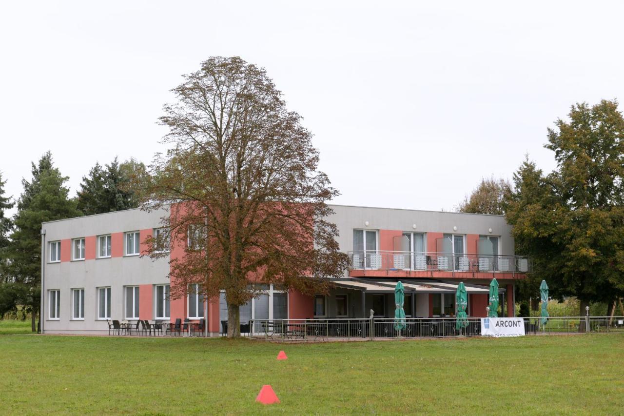 Penzion Letalisce Hotel Murska Sobota Bagian luar foto