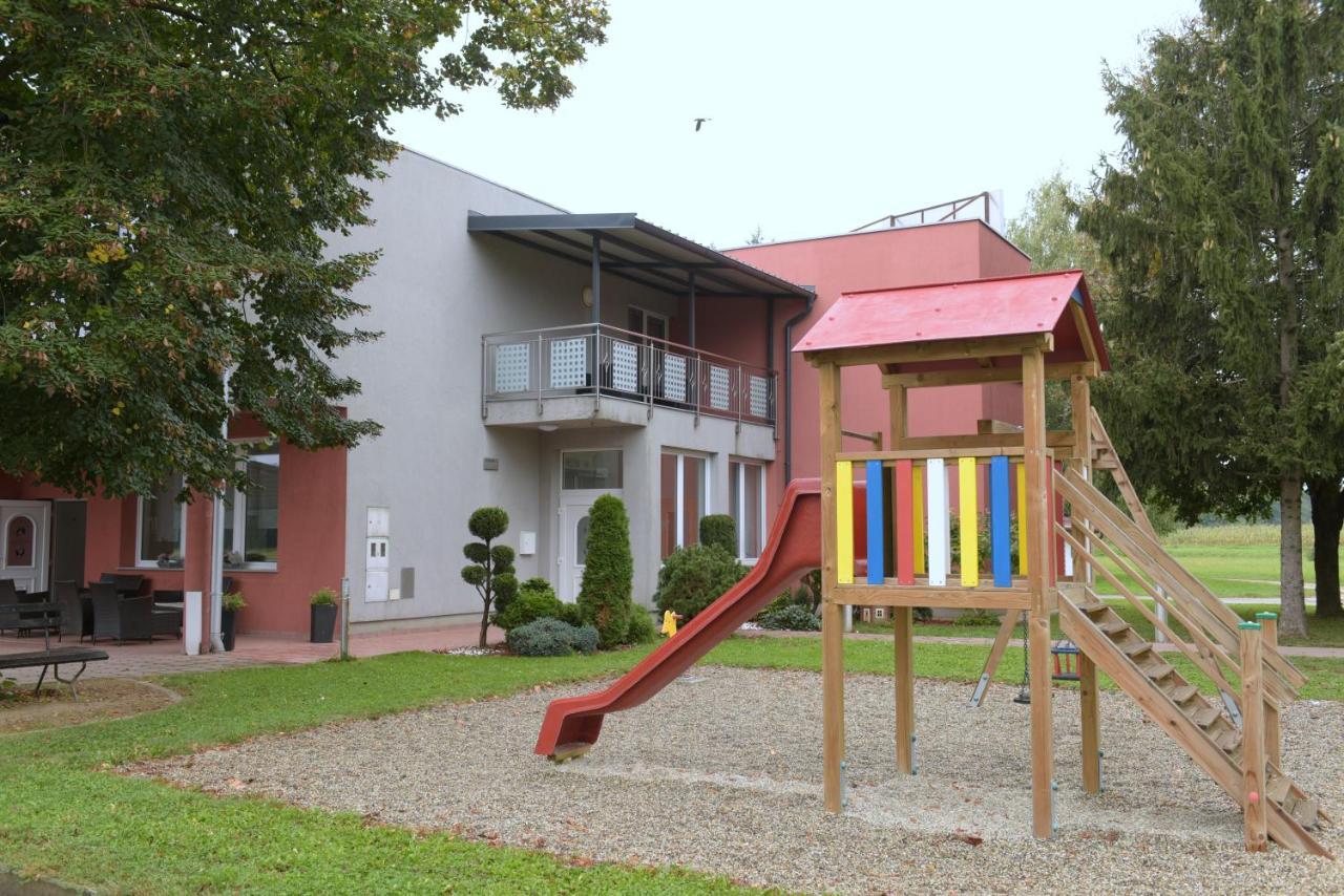 Penzion Letalisce Murska Sobota Bagian luar foto